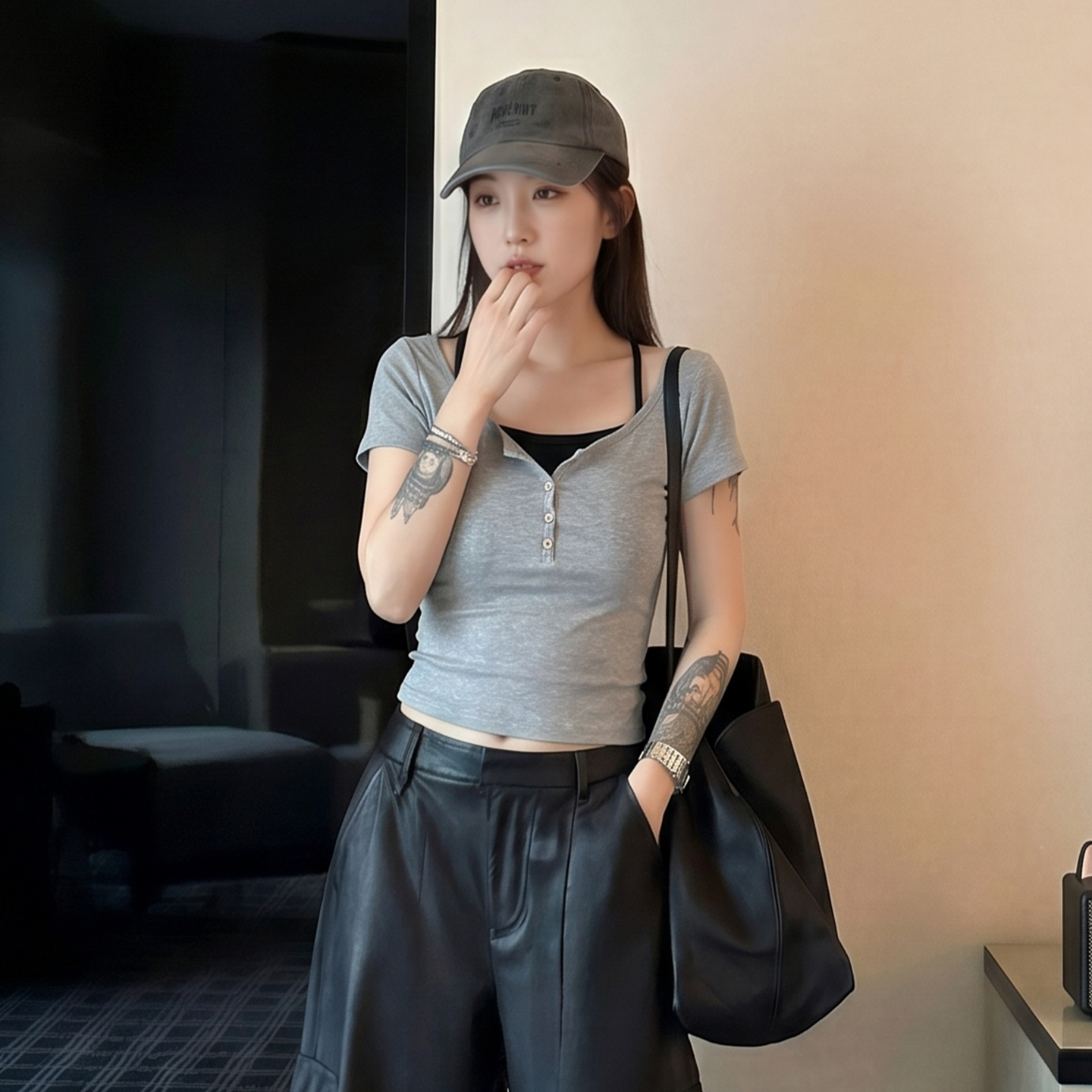 AI實價假兩件掛脖吊帶短袖t恤女2026新款拼色修身顯瘦短款上衣