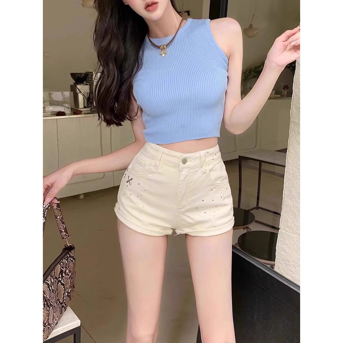 超短女裝洋氣燙鉆辣妹風卷邊牛仔短褲夏裝韓版低腰闊腿褲A字熱褲