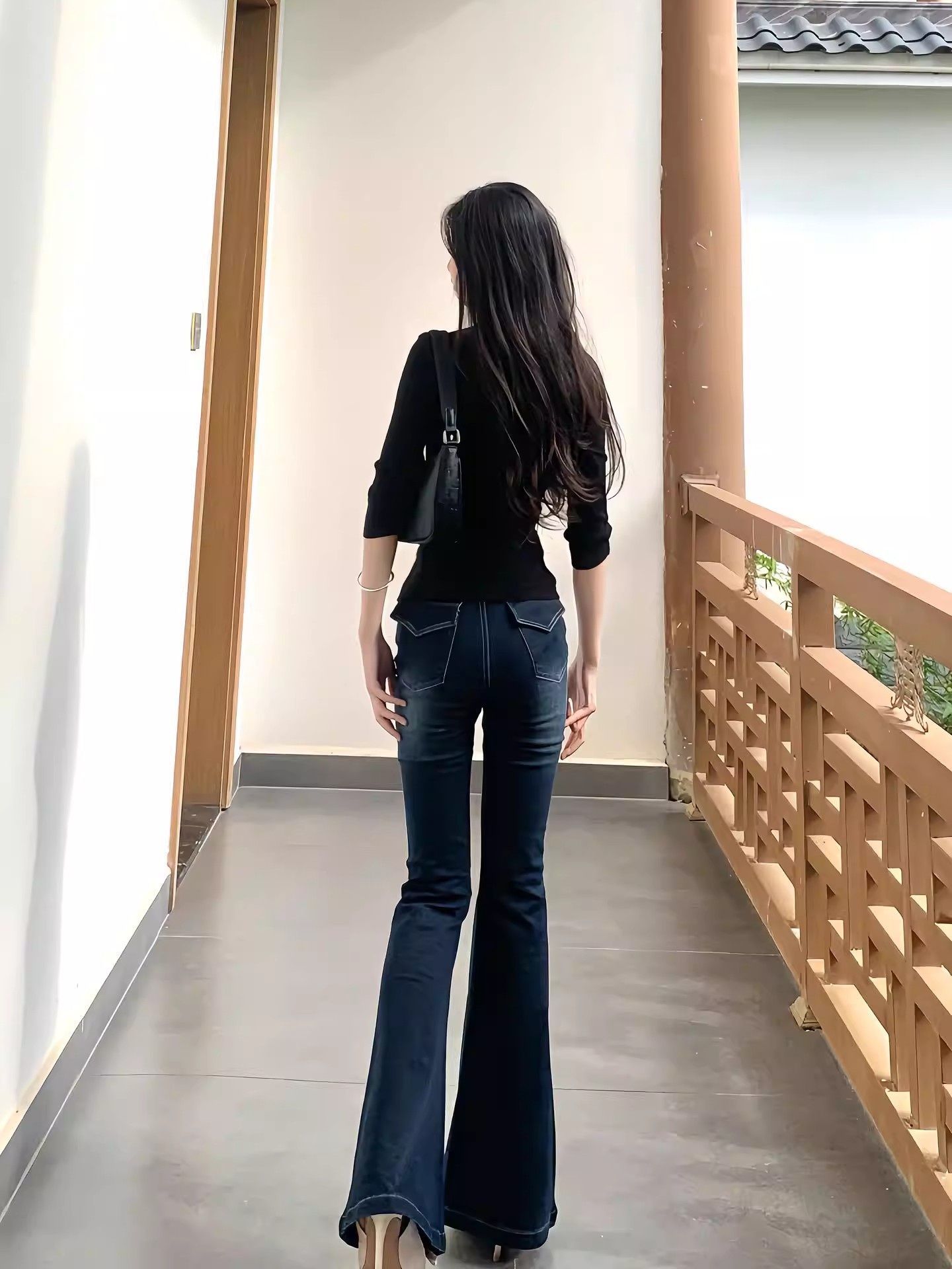 美式辣妹低腰微喇牛仔褲女2026新款V腰修身時尚顯瘦彈力喇叭褲子