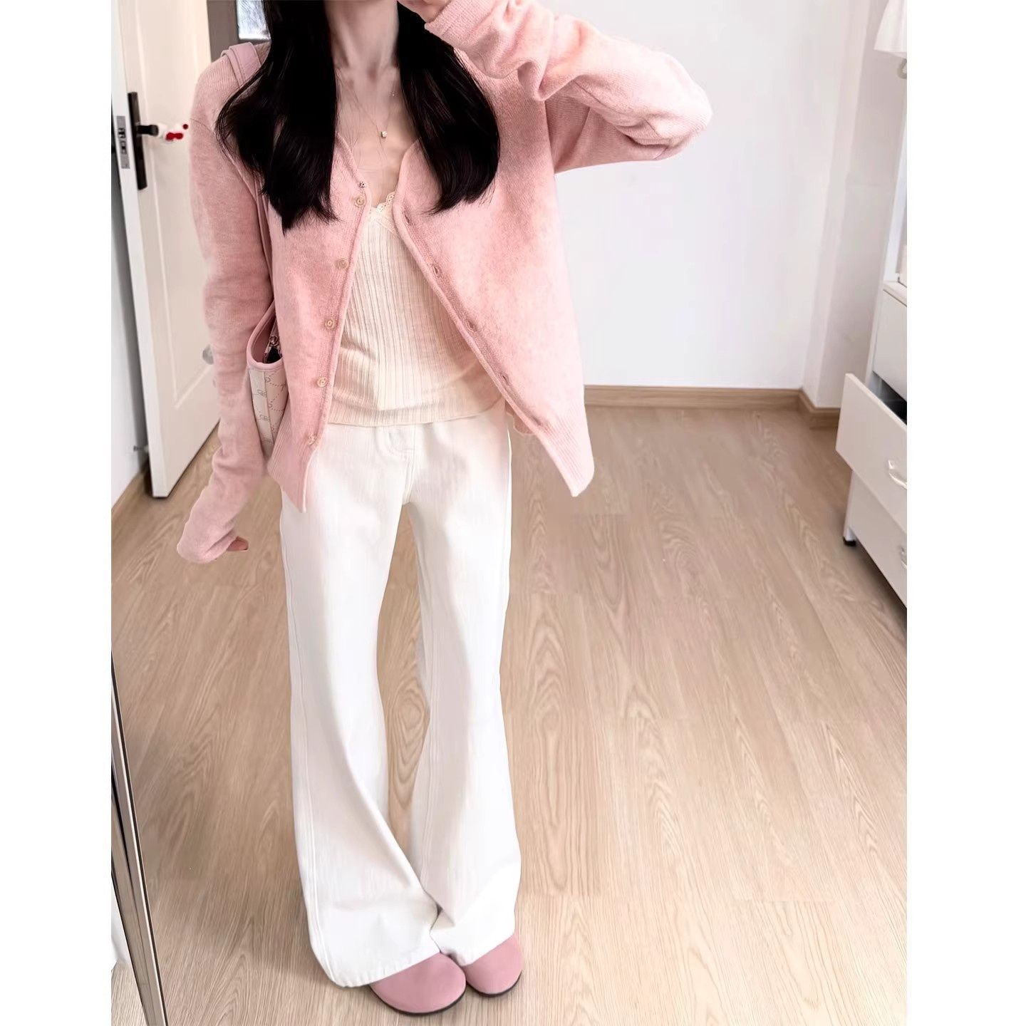 白色不貼腿微喇牛仔褲女2026年春夏季新款寬松休閑闊腿顯瘦拖地褲