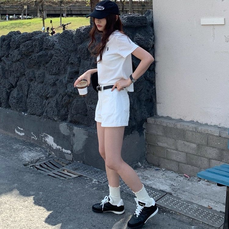 白色直筒牛仔短褲女夏薄款2026新款今年流行爆款大碼寬松闊腿熱褲