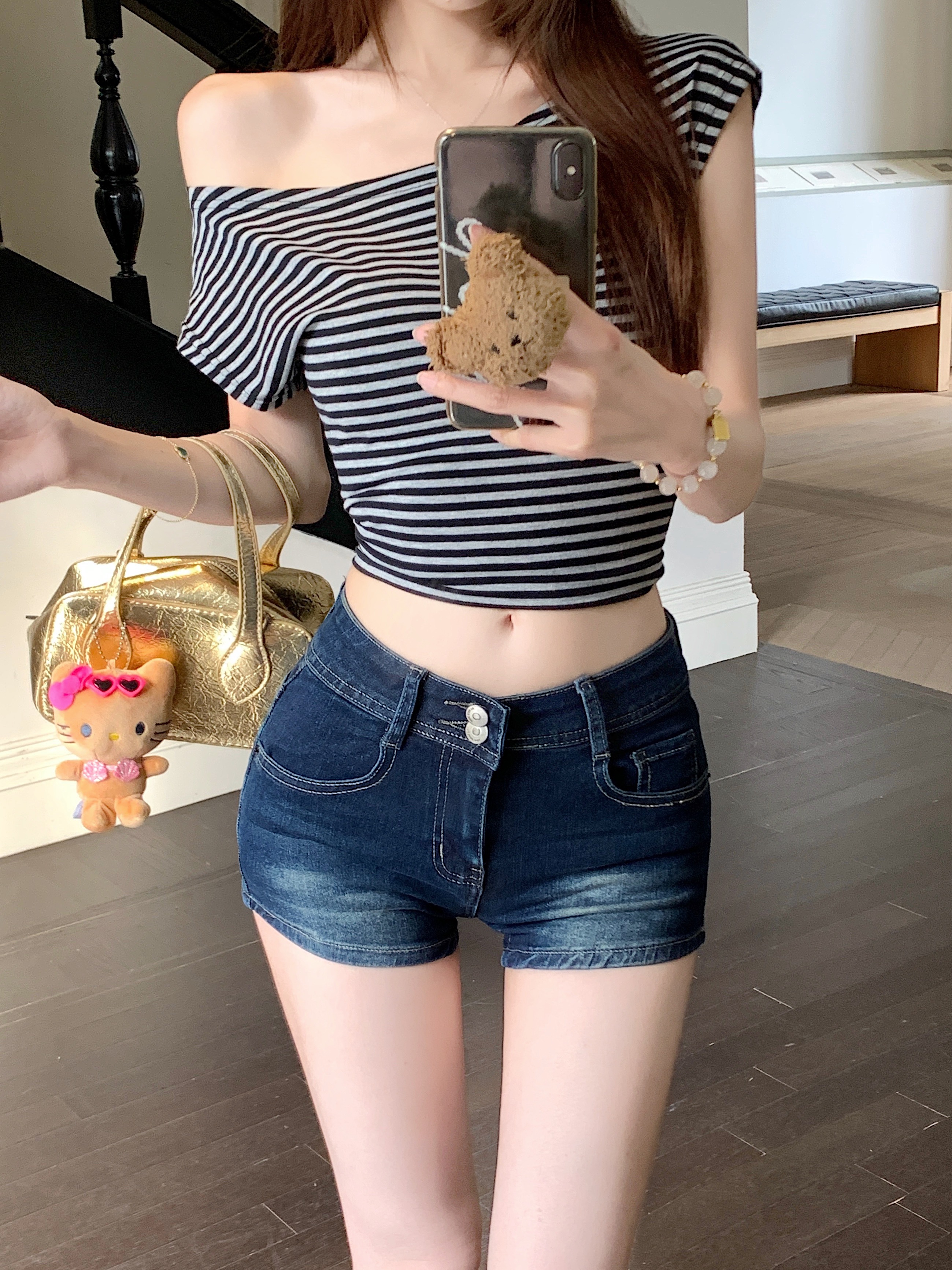 實拍~美式辣妹牛仔短褲女夏季兩粒扣高腰包臀褲子直筒顯瘦a字熱褲