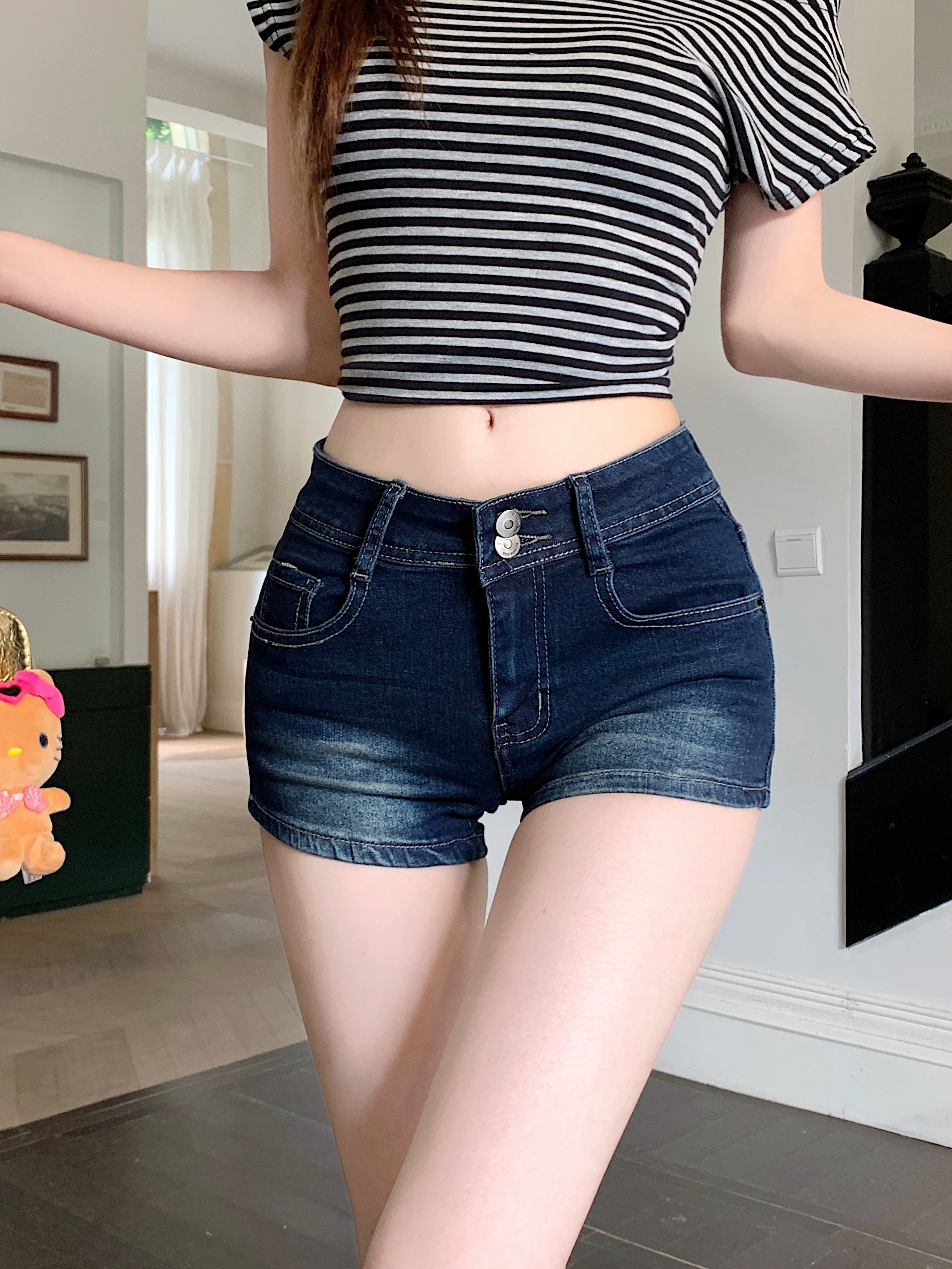 實拍~美式辣妹牛仔短褲女夏季兩粒扣高腰包臀褲子直筒顯瘦a字熱褲