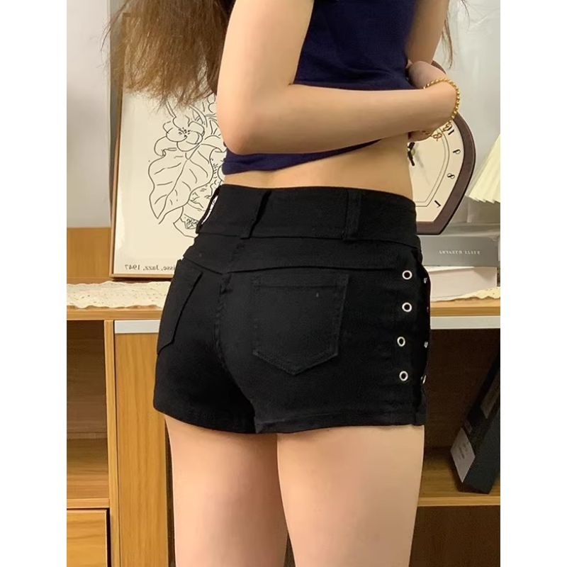 美式辣妹黑色鉚釘設計低腰牛仔短褲超短褲女夏季顯瘦a字新款熱褲