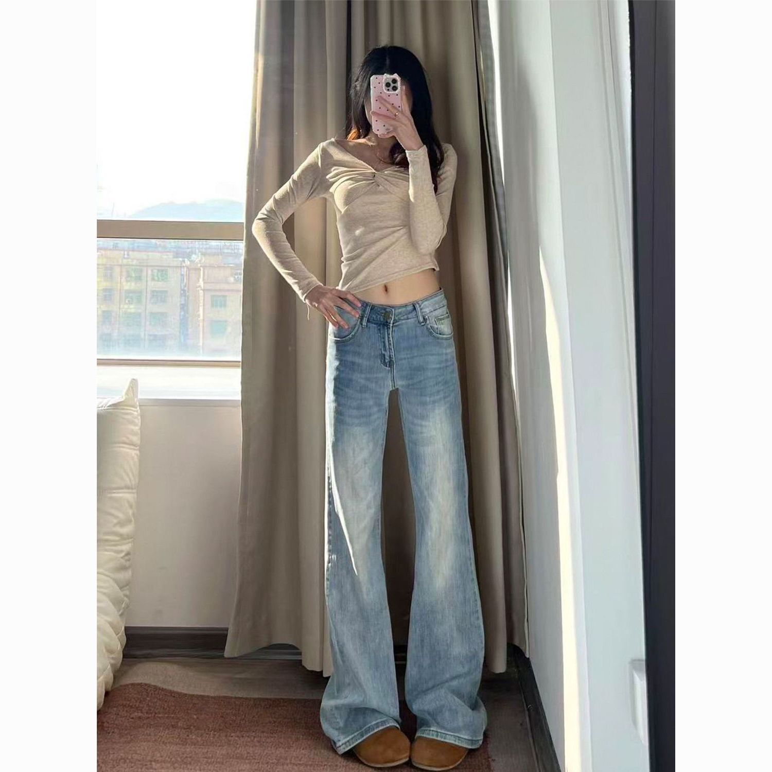 淺藍色微喇牛仔褲女2026春夏新款低腰顯瘦辣妹小個子不貼腿喇叭褲