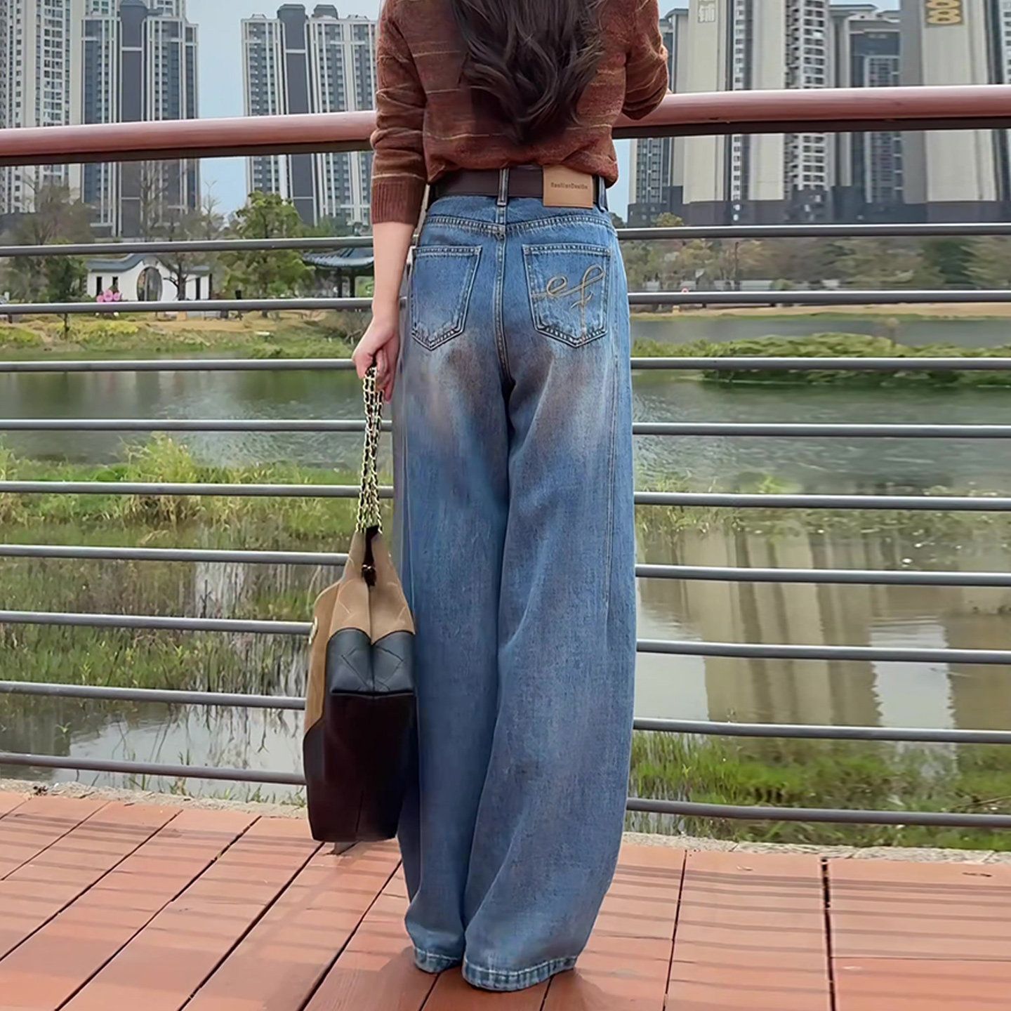 藍色版型好的彎刀牛仔褲女2026春季新款小個子高腰顯瘦闊腿褲子春