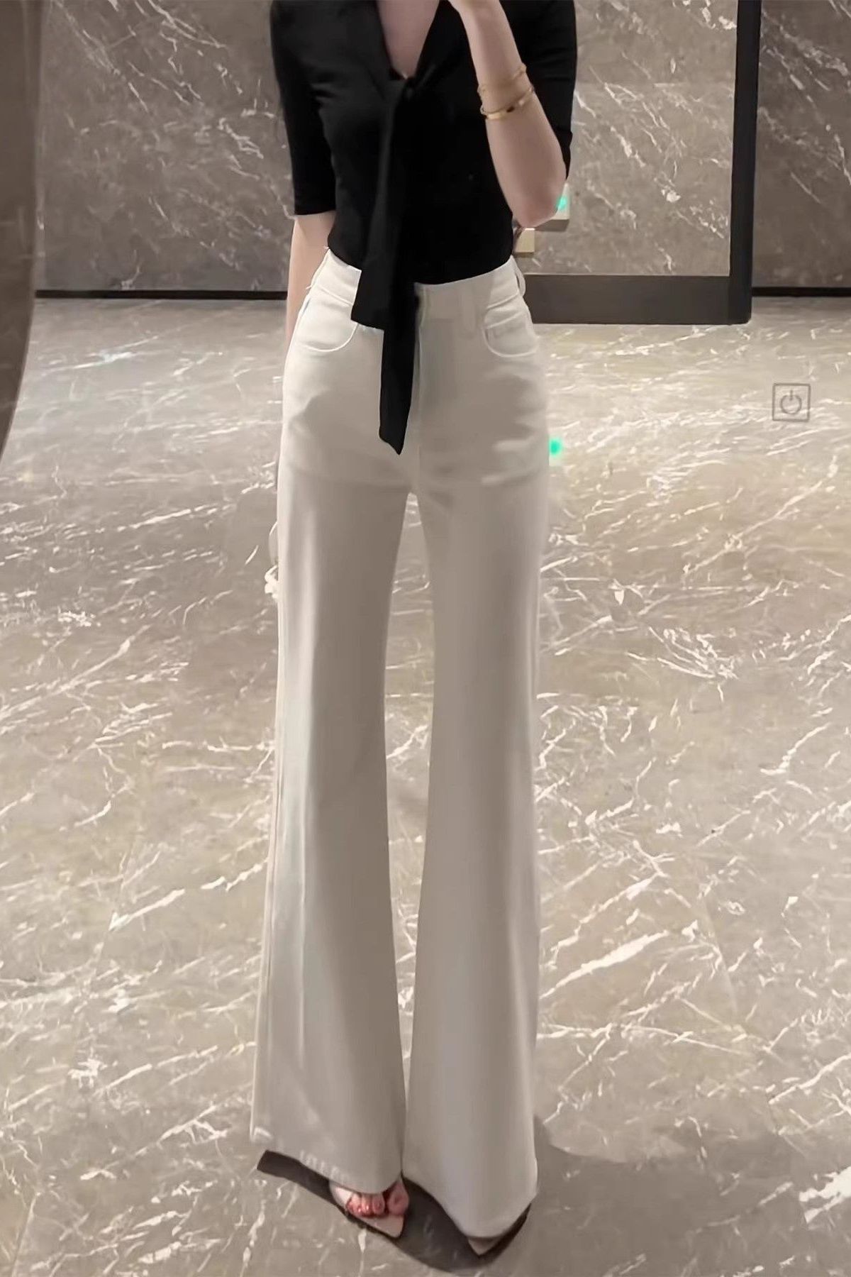 白色美式不貼腿微喇牛仔褲女2026新款春夏季辣妹寬松顯瘦喇叭長褲