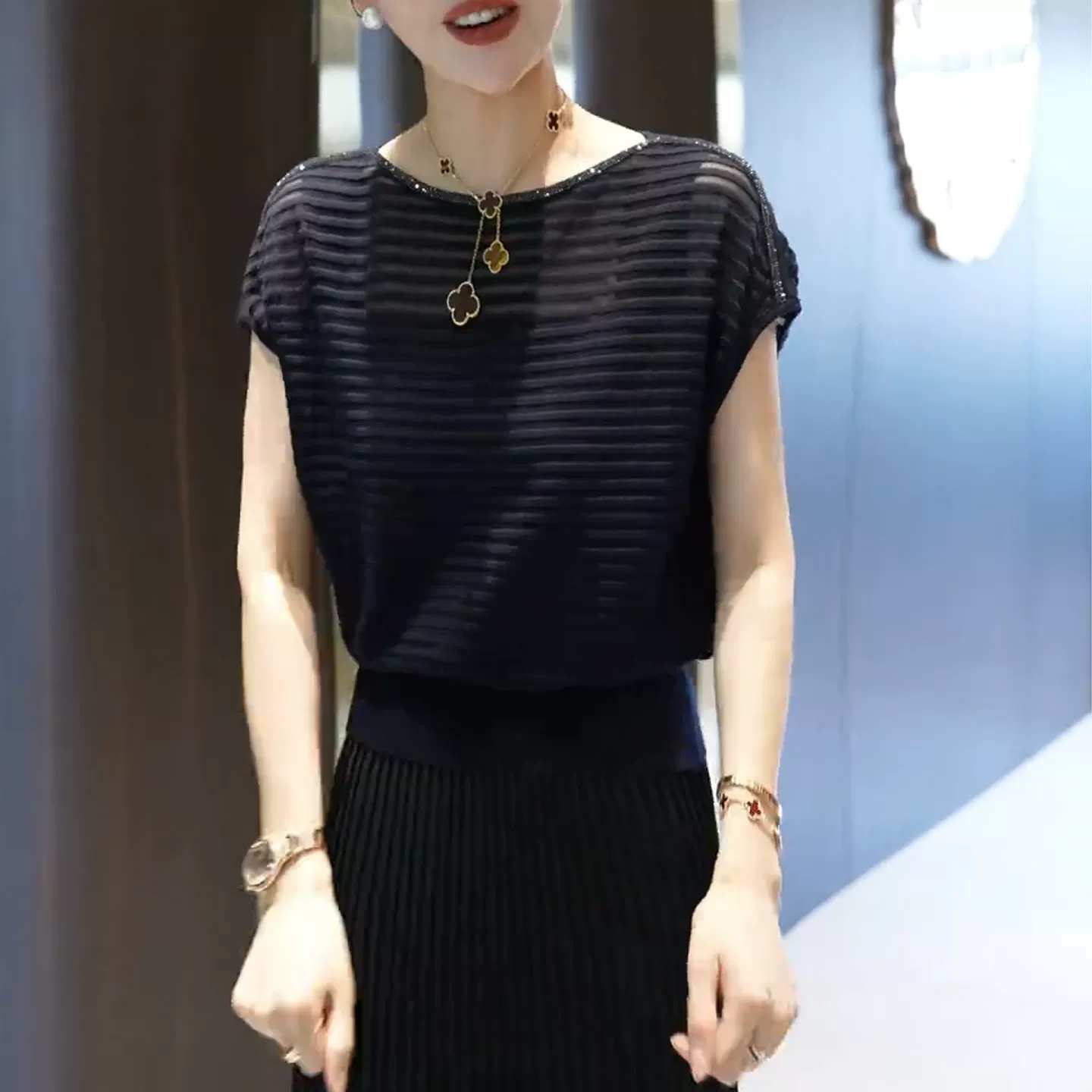 藏青色簡約寬松設計感圓領短袖T恤女2026夏季新款休閑大碼上衣潮
