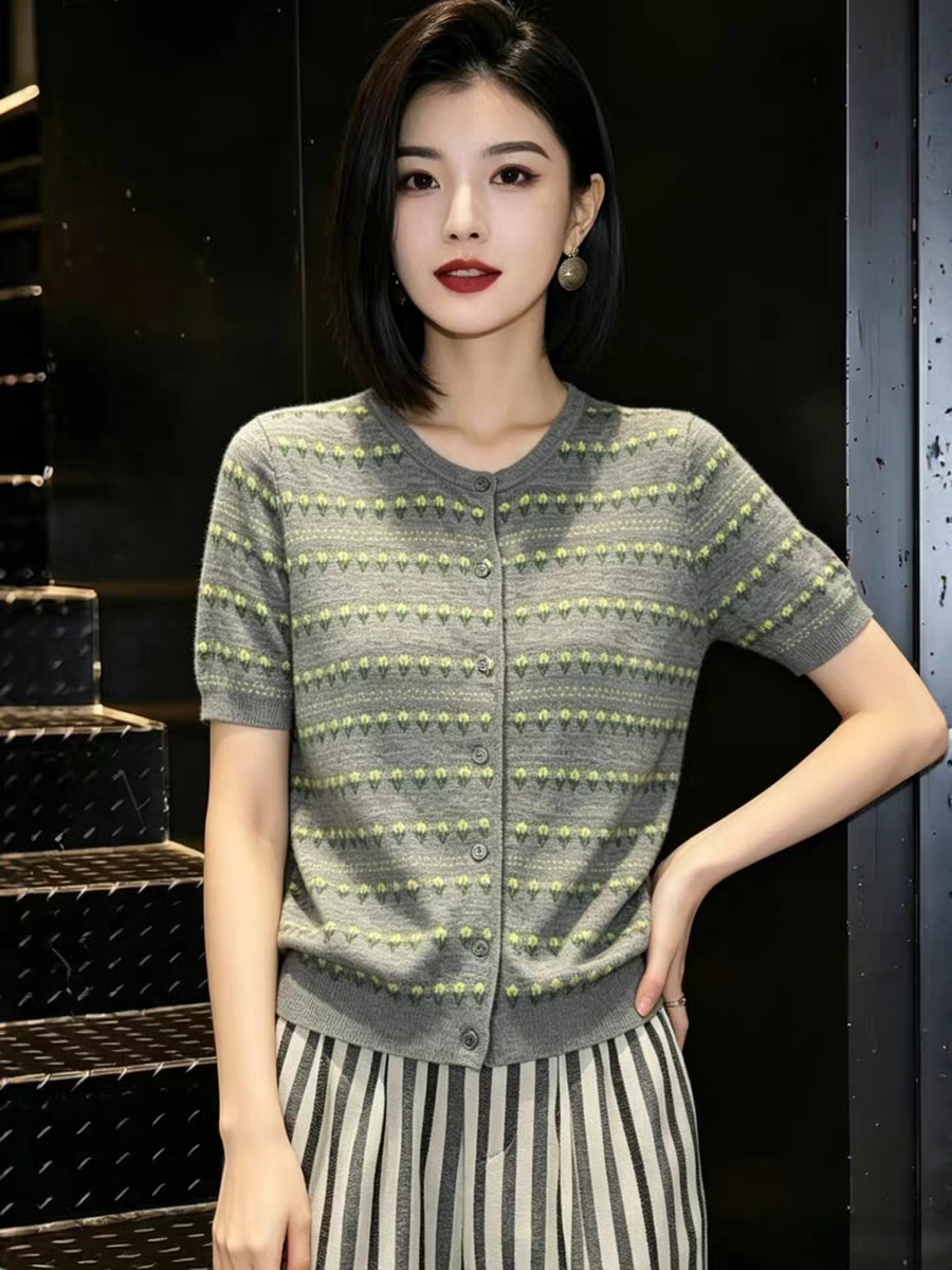 設計感碎花開衫針織短袖女夏2026新款今年流行漂亮薄款針織衫上衣