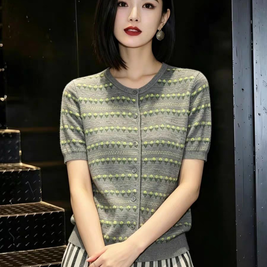 設計感碎花開衫針織短袖女夏2026新款今年流行漂亮薄款針織衫上衣
