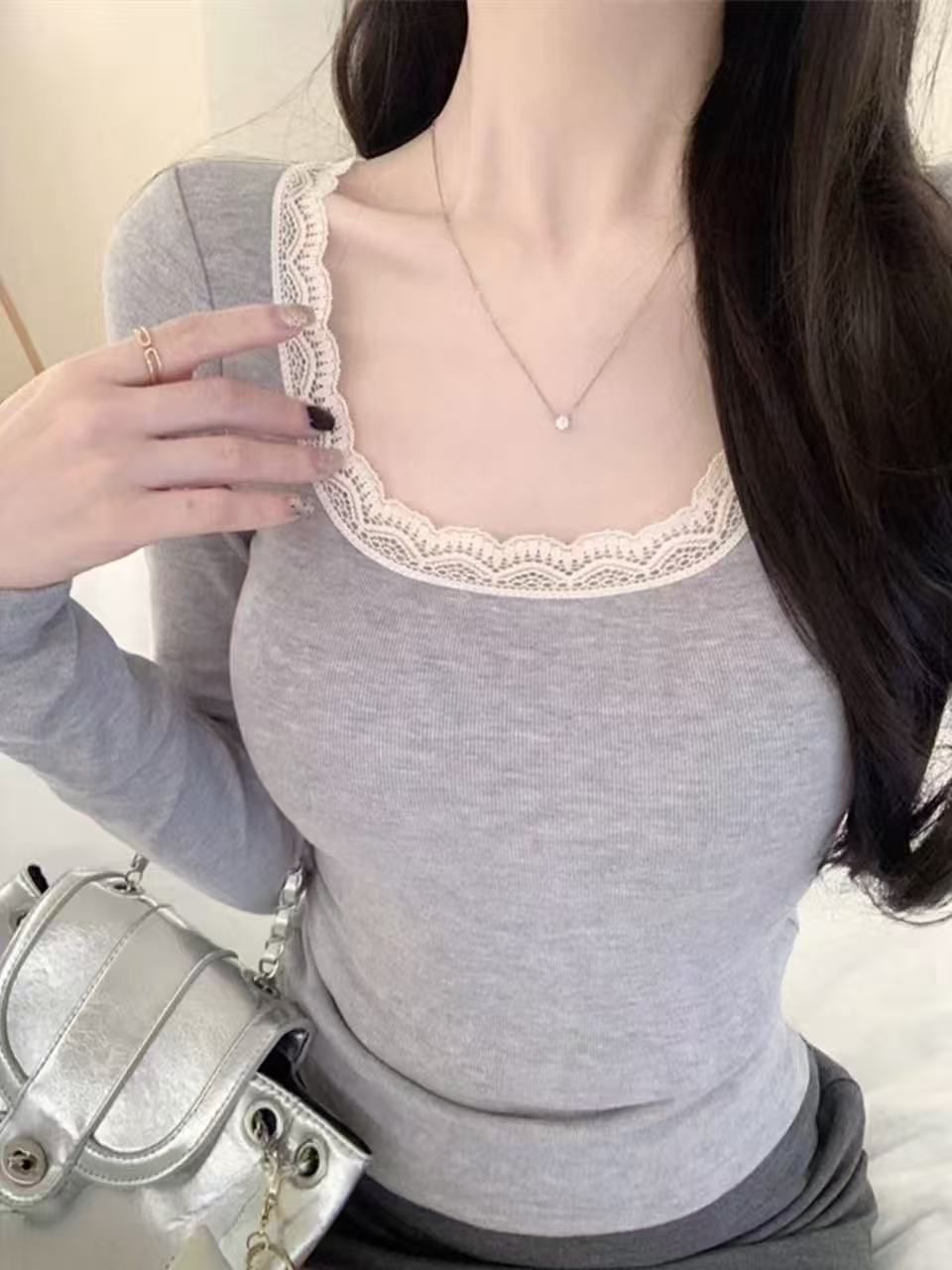 MY15865#  带胸垫纯欲蕾丝长袖T恤女秋冬内搭显瘦设计女裝貨源服裝批發
