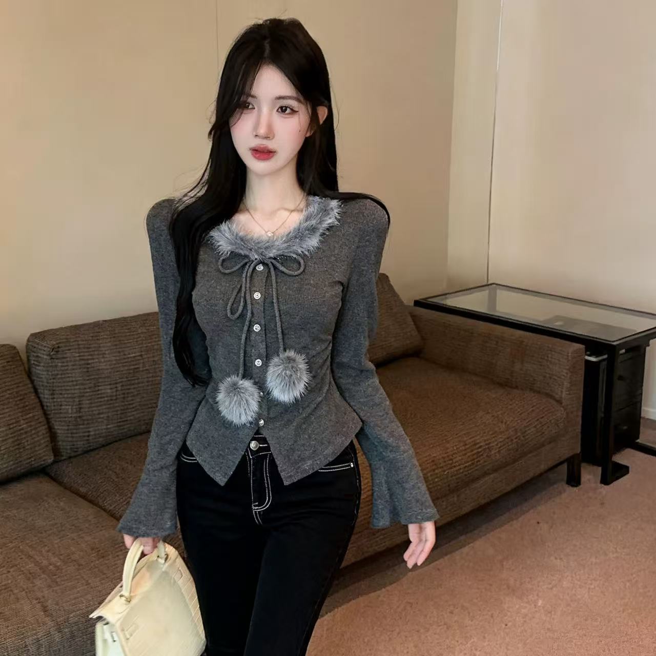 MY15393# 新款法式气质心机时尚毛领系绳毛球装饰打底外穿上衣女女裝貨...