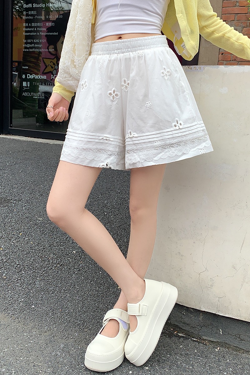 韓系鏤空蕾絲拼接闊腿短褲女2026夏季薄款寬松顯瘦夏日松弛感褲子