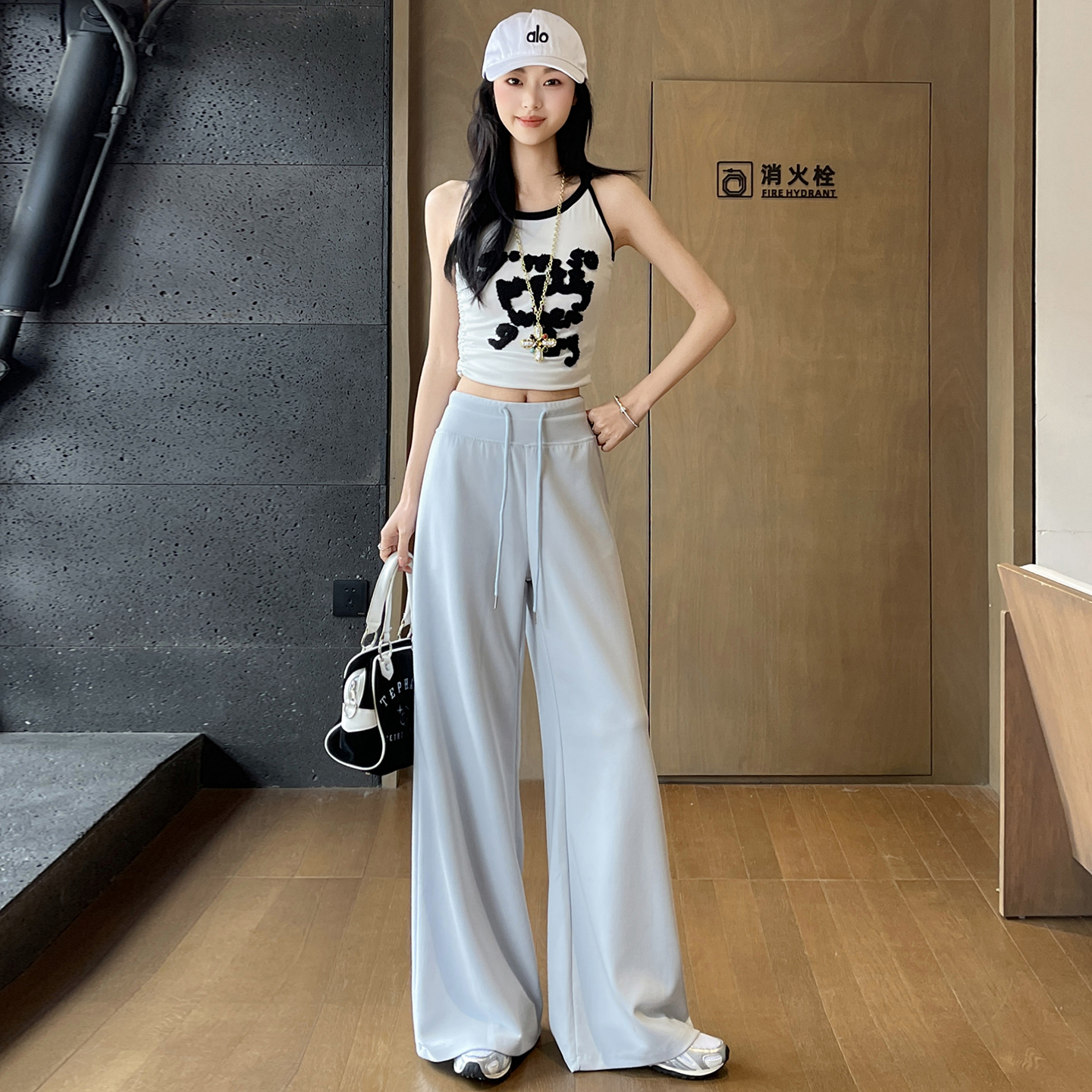 白色闊腿褲女春秋2025新款高腰提臀顯瘦休閑美式垂垂微喇運動衛褲
