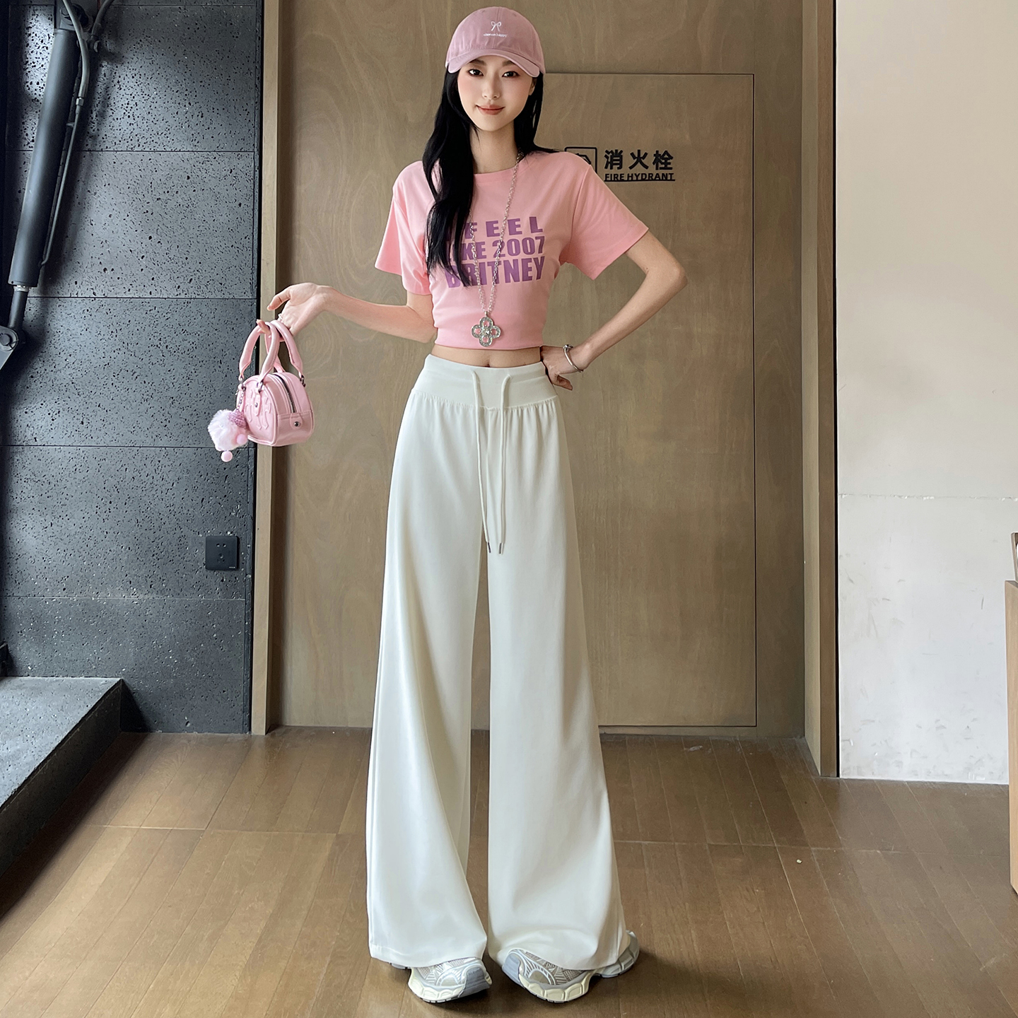 白色闊腿褲女春秋2025新款高腰提臀顯瘦休閑美式垂垂微喇運動衛褲