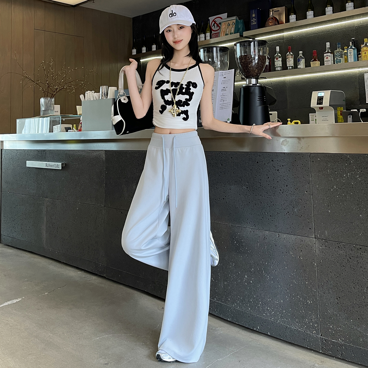 白色闊腿褲女春秋2025新款高腰提臀顯瘦休閑美式垂垂微喇運動衛褲