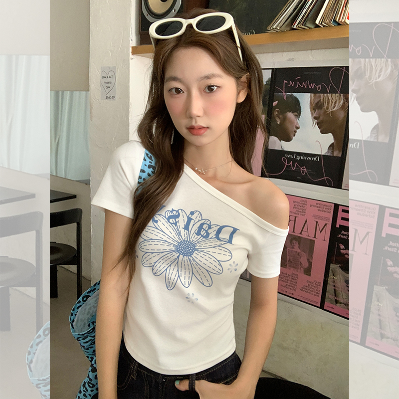 MY8824# 夏季新款短款印花设计修身白色韩系露肩休闲斜肩上衣女裝貨源服裝批發