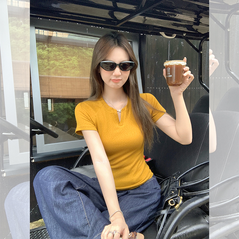 MY9203# 纯色小V领竹节棉纹理百搭纯色短袖T恤女2025夏季新款上衣女裝貨源服裝批發