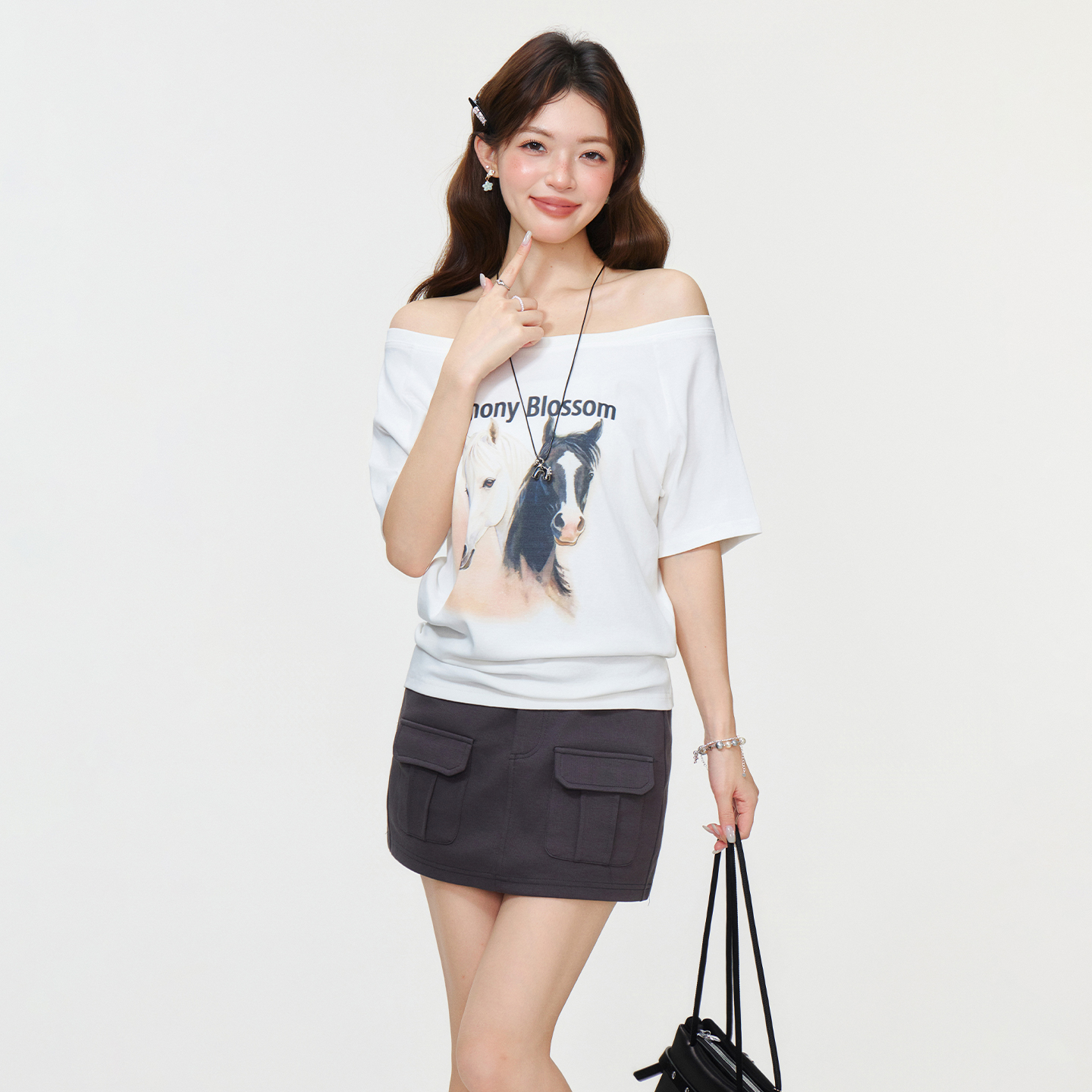 RY2777# 实拍实价设计感一字领露背小马印花短袖T恤女2026夏宽松显...