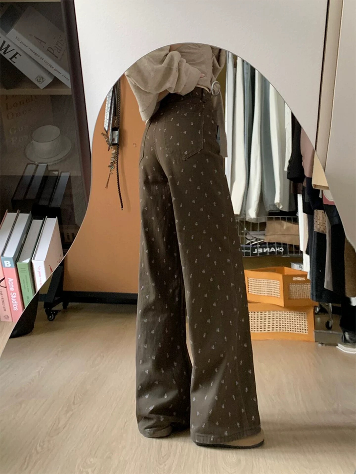 美拉德復古棕色碎花牛仔褲女春秋2026新款高腰寬松直筒闊腿褲子