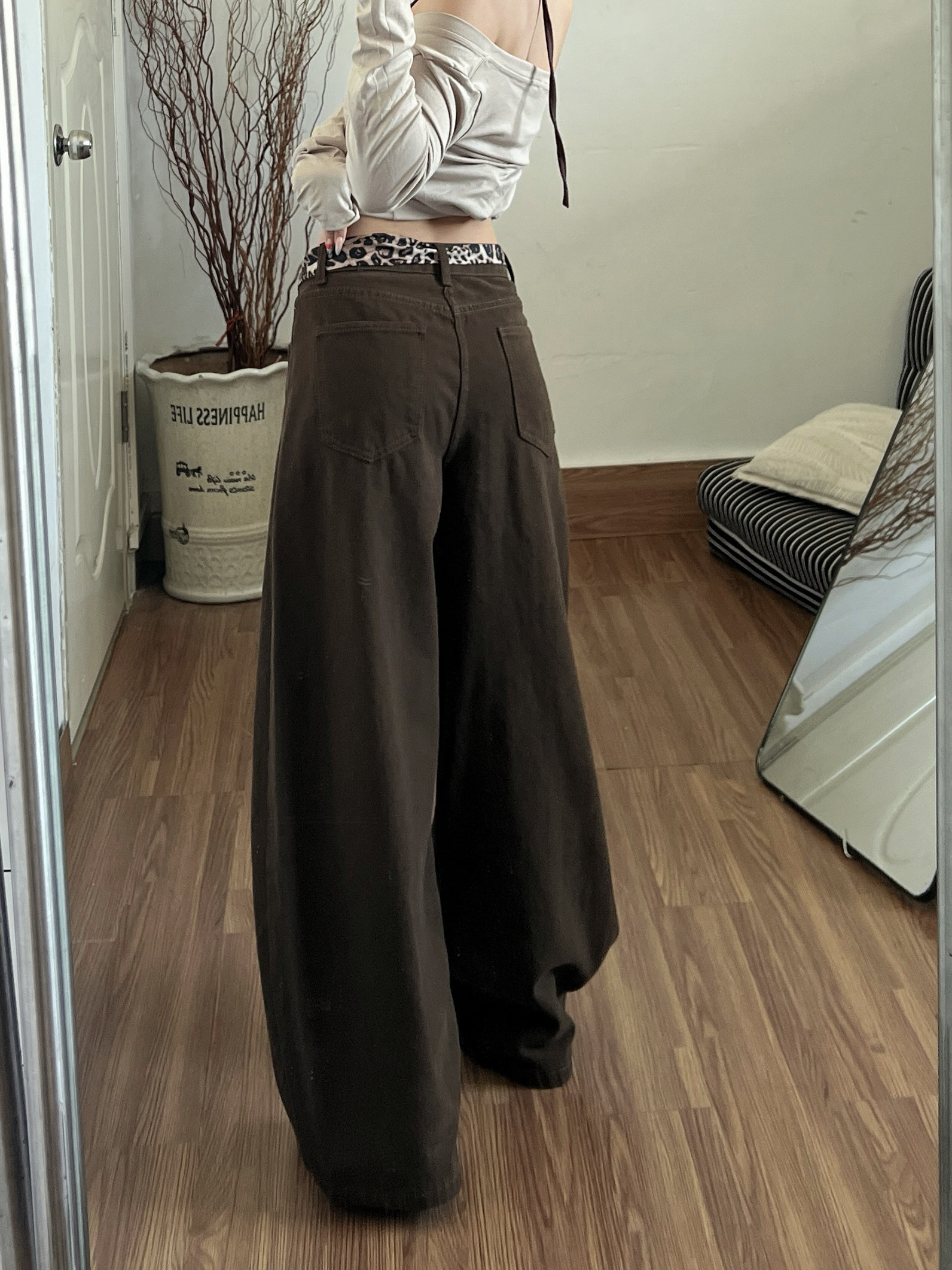 春季美拉德咖色牛仔褲褲子女2026新款刺繡寬松顯瘦闊腿褲直筒褲