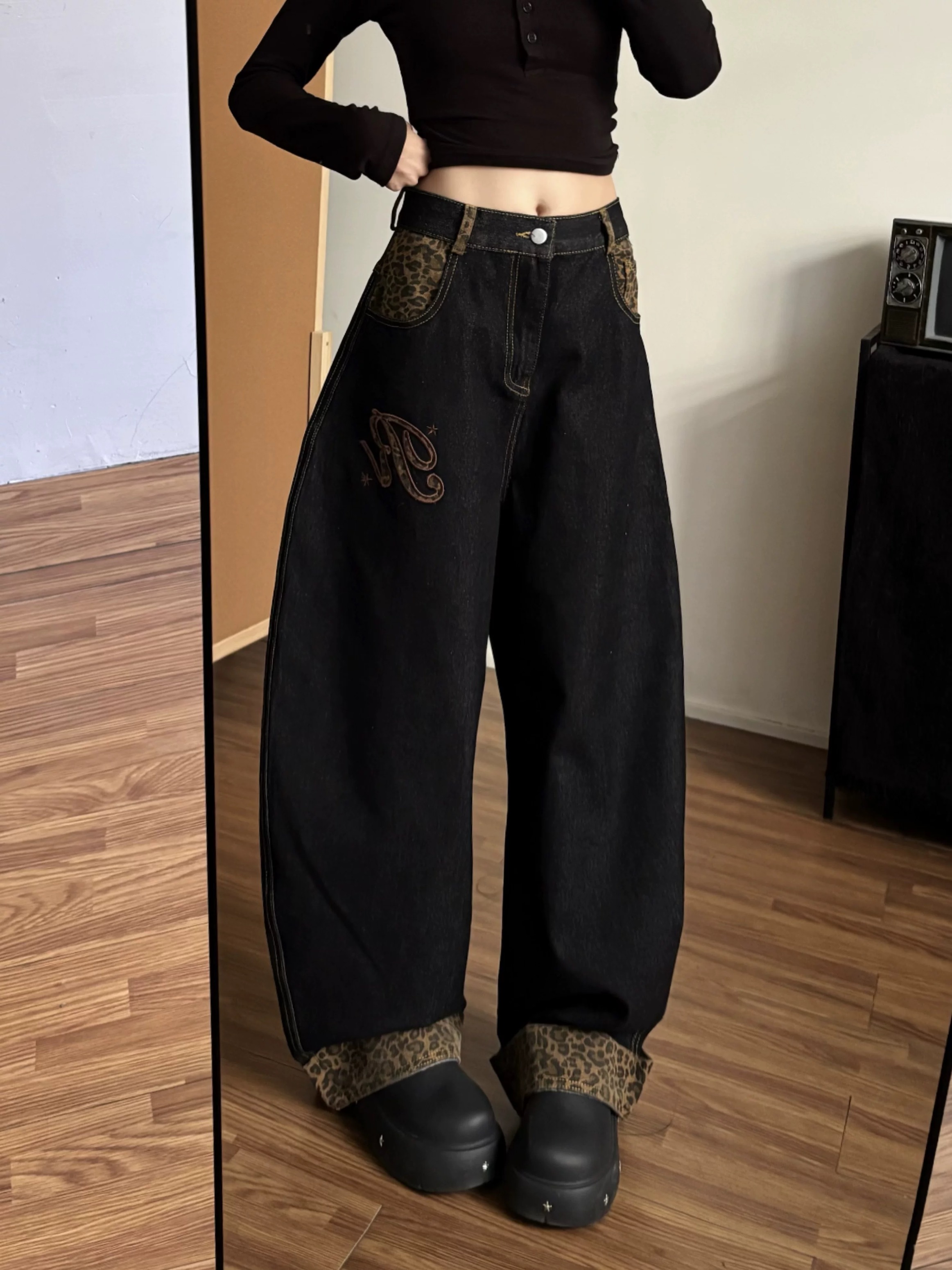設計感豹紋拼接彎刀牛仔褲褲子女款2026春季新款高腰垂感闊腿長褲
