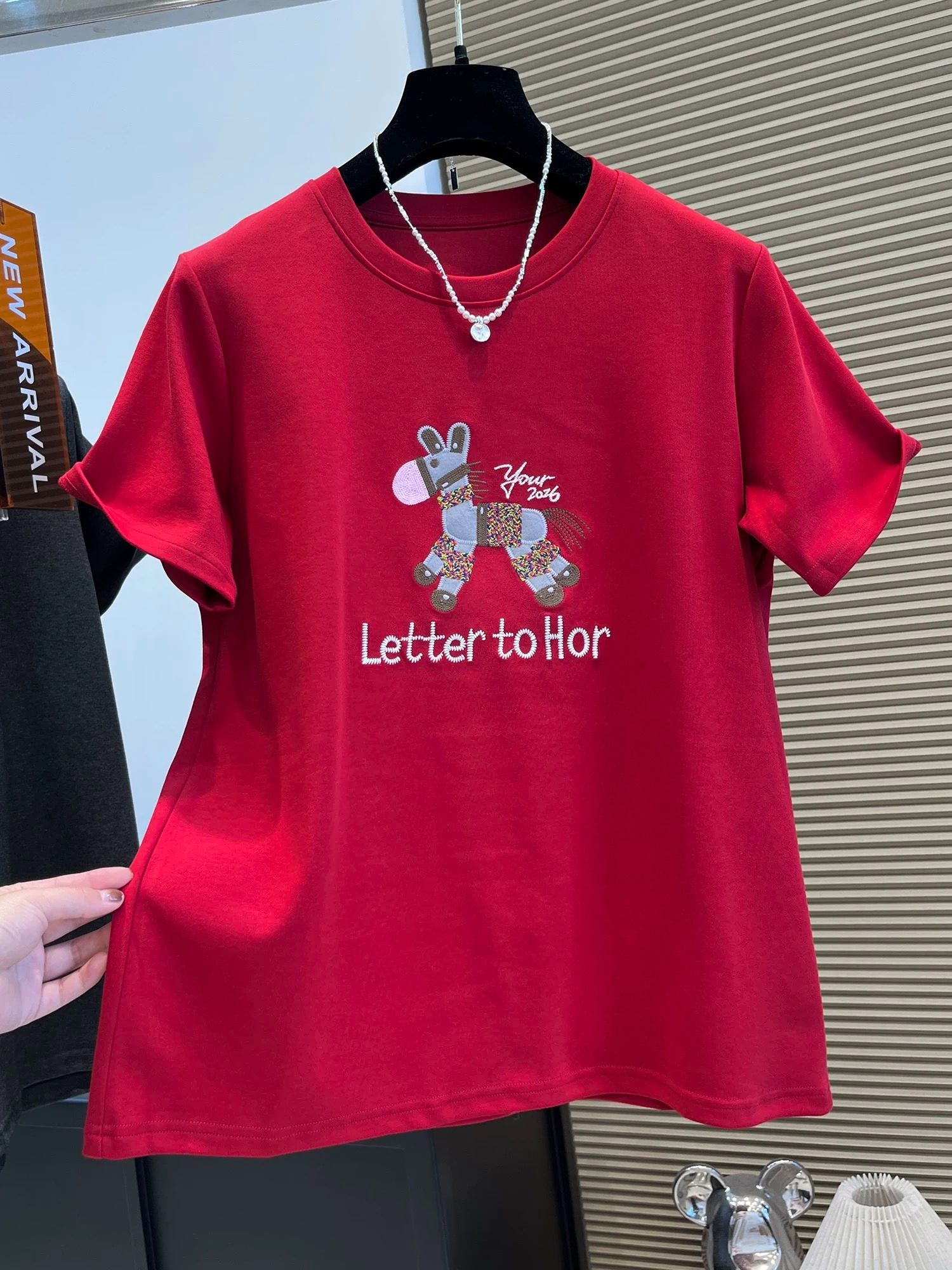 MY17351# 德绒特大码300斤今年红短袖T恤刺绣上衣女女裝貨源服裝批發