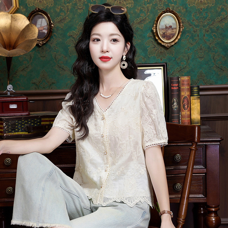 已出貨溫柔刺繡襯衫2026夏季新款寬松減齡甜美立體繡花上衣女短袖