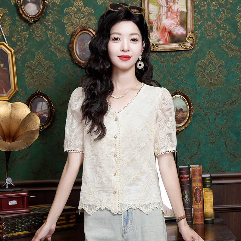 已出貨溫柔刺繡襯衫2026夏季新款寬松減齡甜美立體繡花上衣女短袖