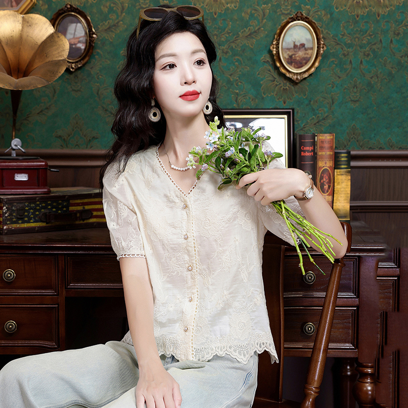 已出貨溫柔刺繡襯衫2026夏季新款寬松減齡甜美立體繡花上衣女短袖