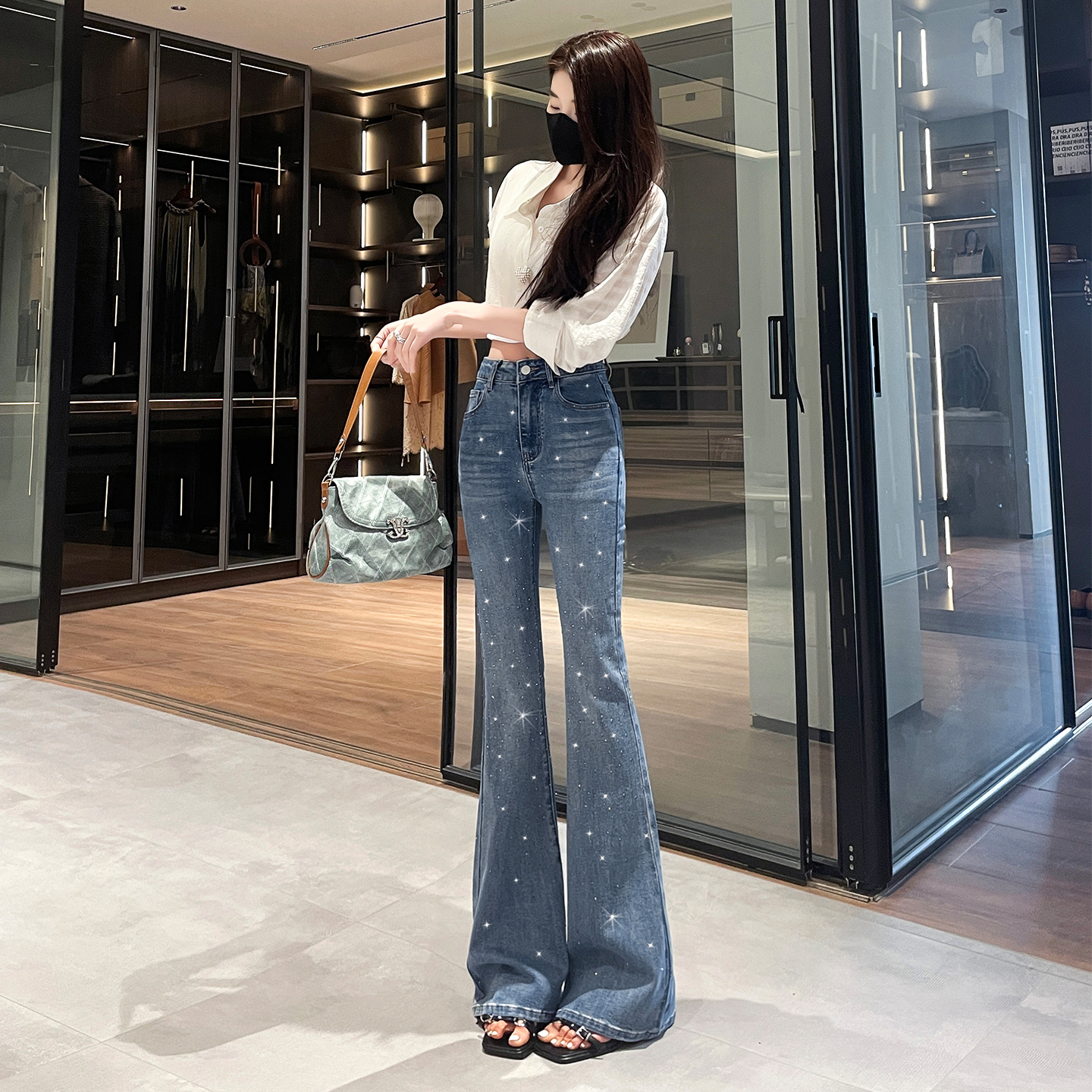 實拍滿天星燙鉆微喇叭牛仔褲女設計感2026春巴黎風滿鉆帶鉆喇叭褲