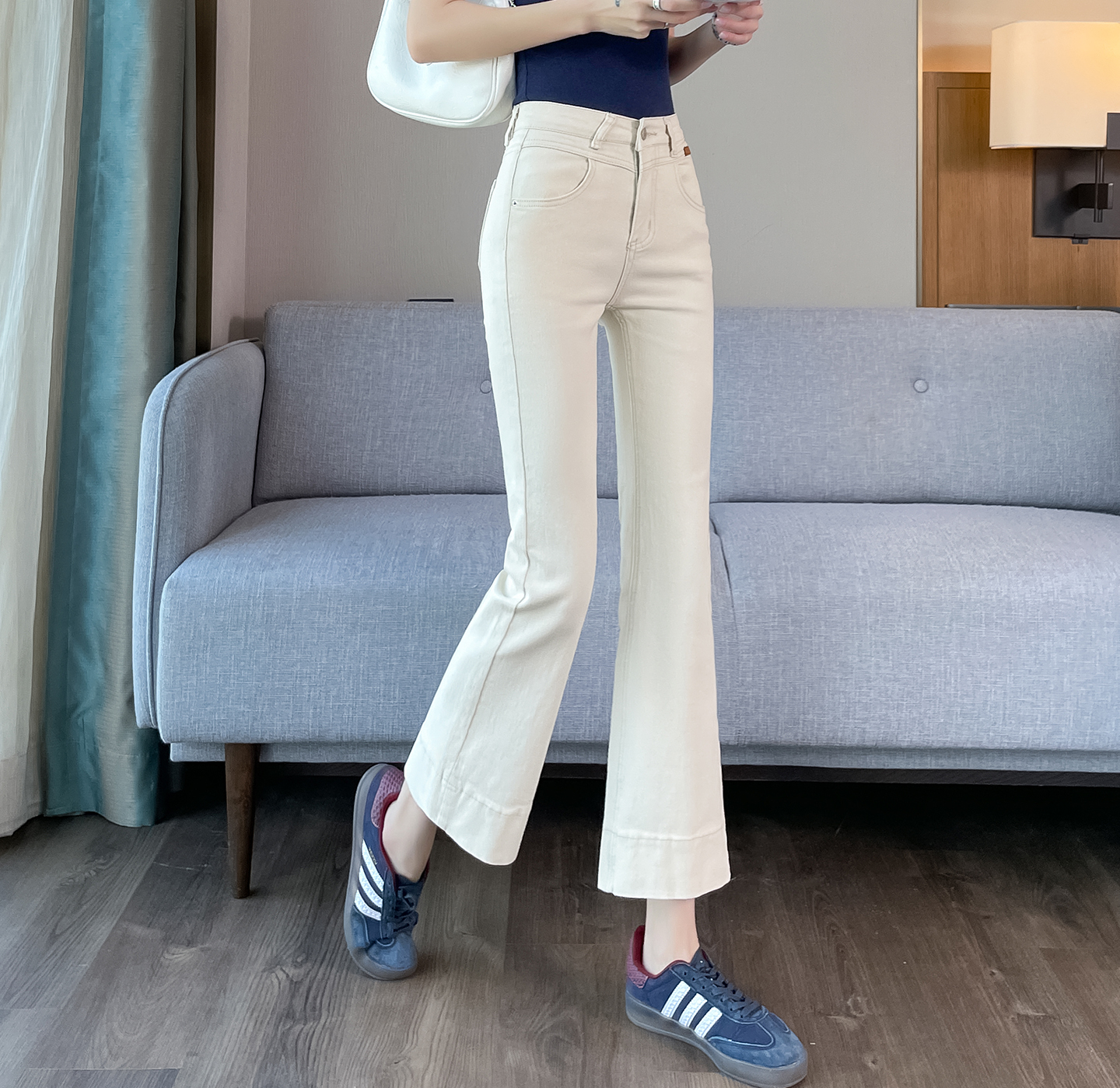 實拍白色喇叭褲女九分褲2026新款小個子設計感梨形顯瘦微喇牛仔褲