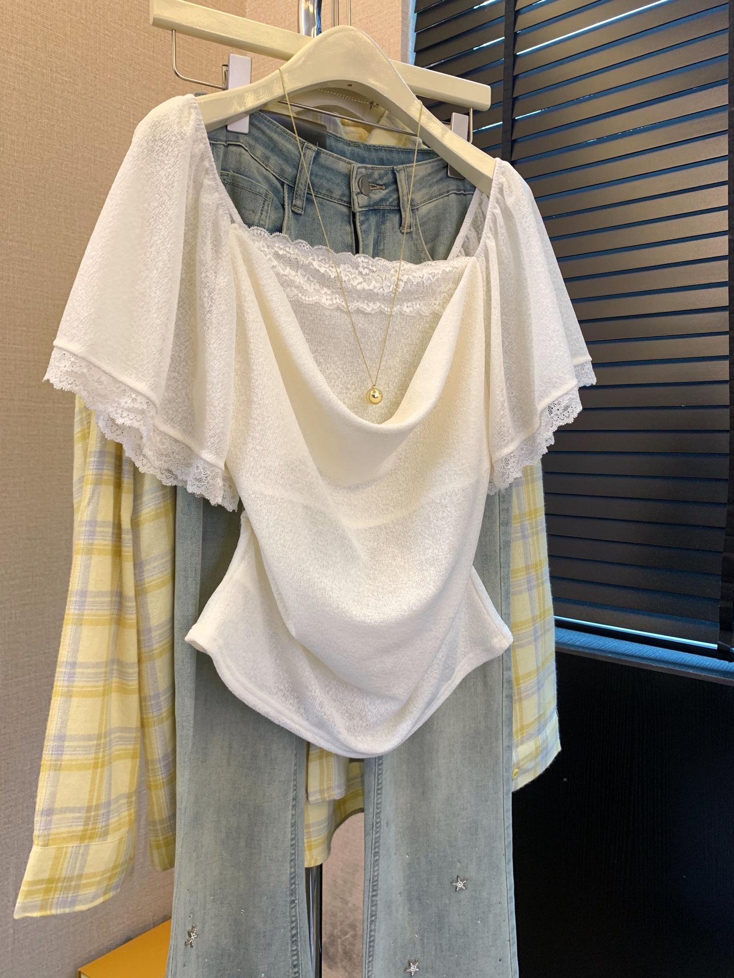 RY6619# 上实拍~温柔蕾丝花边荡领假两件上衣女夏杏色心机修身型方领简约
