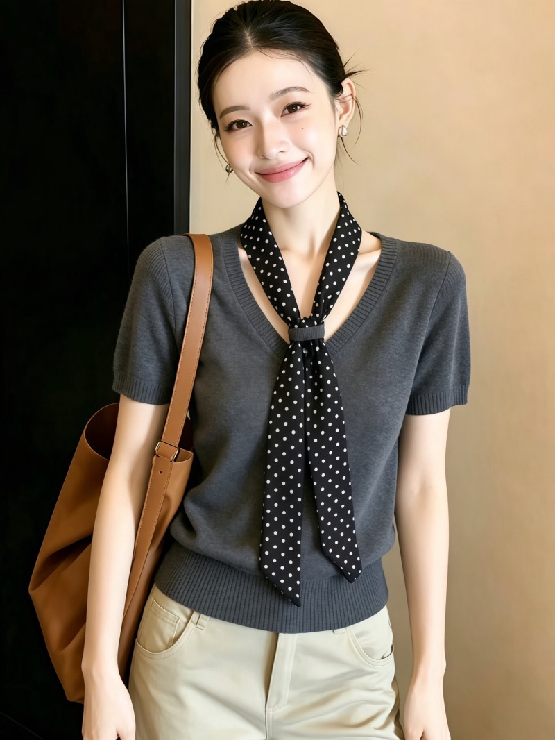 灰色V領絲巾針織短袖女夏季2026新款今年流行漂亮薄款針織衫上衣