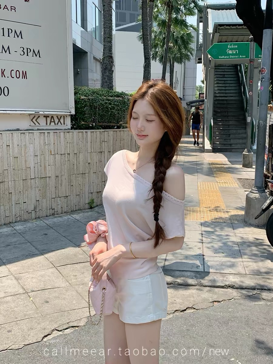 CallmeEar//小島微風萊賽爾天絲斜肩花邊T恤女顯瘦辣妹上衣