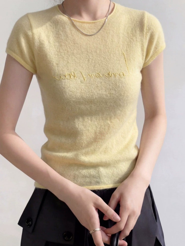 黃色字母刺繡針織短袖t恤女夏季獨特漂亮設計感正肩圓領上衣
