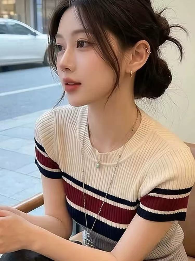 夏裝女款2026年新款冰絲針織短袖t恤女條紋顯瘦獨特漂亮氣質上衣
