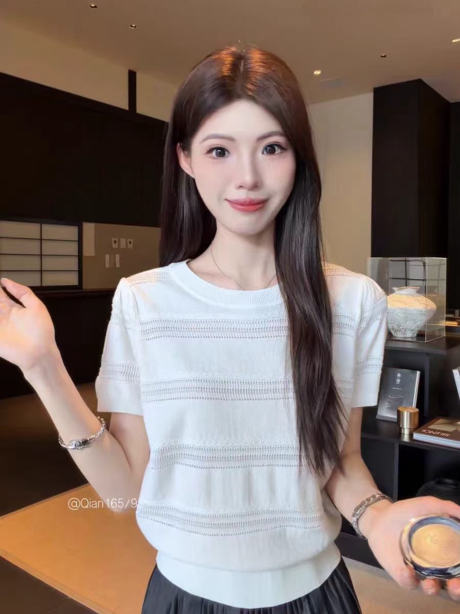2026夏季新款白色水波紋挑孔肌理彈性羅紋圓領短袖針織衫女