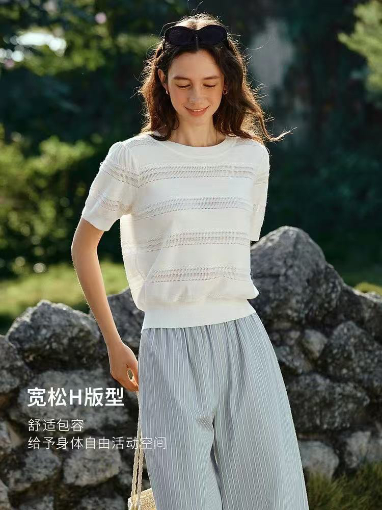 2026夏季新款白色水波紋挑孔肌理彈性羅紋圓領短袖針織衫女