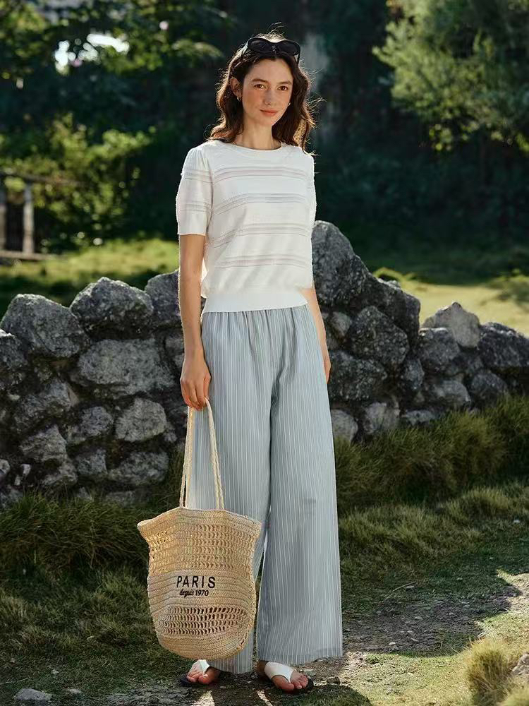 2026夏季新款白色水波紋挑孔肌理彈性羅紋圓領短袖針織衫女