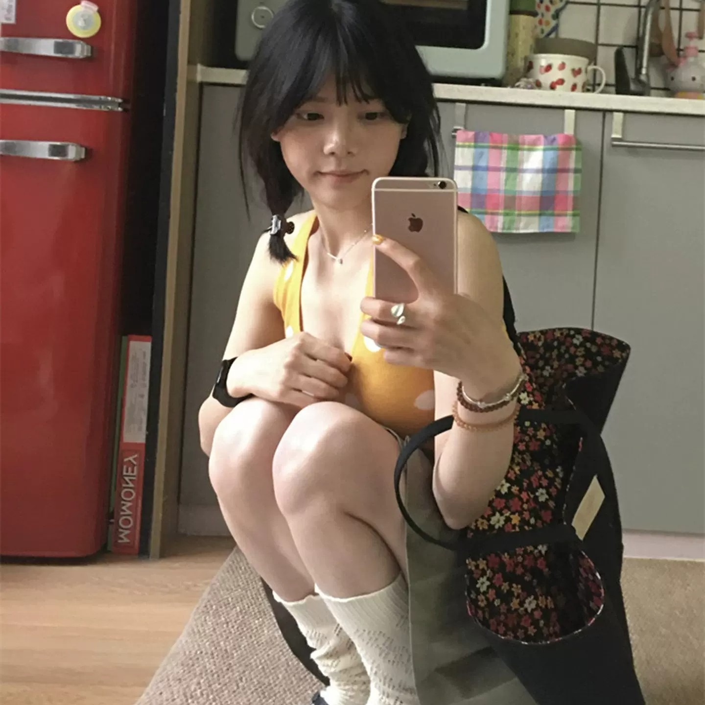韓系復古黃色波點無袖吊帶掛脖背心女夏季修身顯瘦設計感百搭上衣