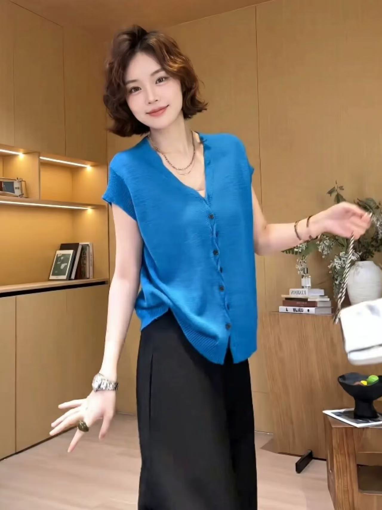 洋氣減齡V領短袖針織衫2026夏季大碼胖MM寬松百搭單排扣顯瘦上衣