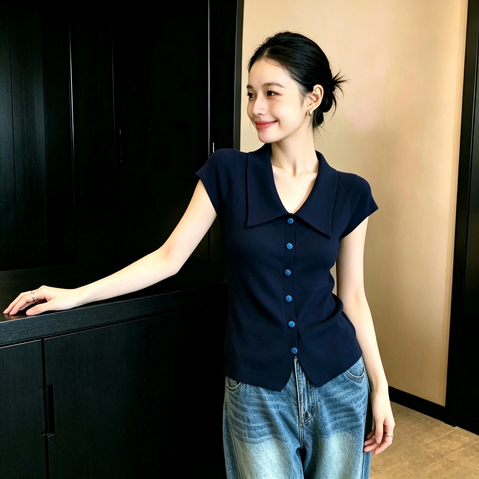 2026夏新款韓版溫柔風POLO領上衣顯瘦設計感撞色紐扣小飛袖針織衫