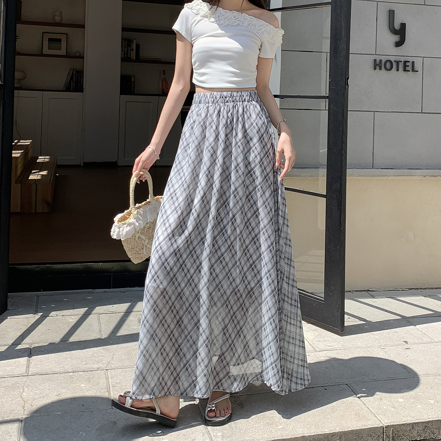 日系簡約風溫柔優雅垂感格子半身裙2026年夏季新款顯瘦遮胯女