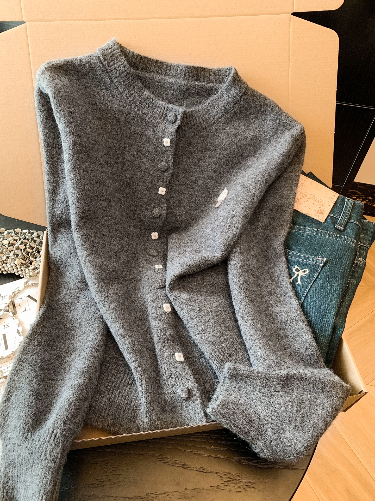實拍 韓系刺繡長袖針織開衫女秋冬圓領單排扣設計感甜美減齡毛衣