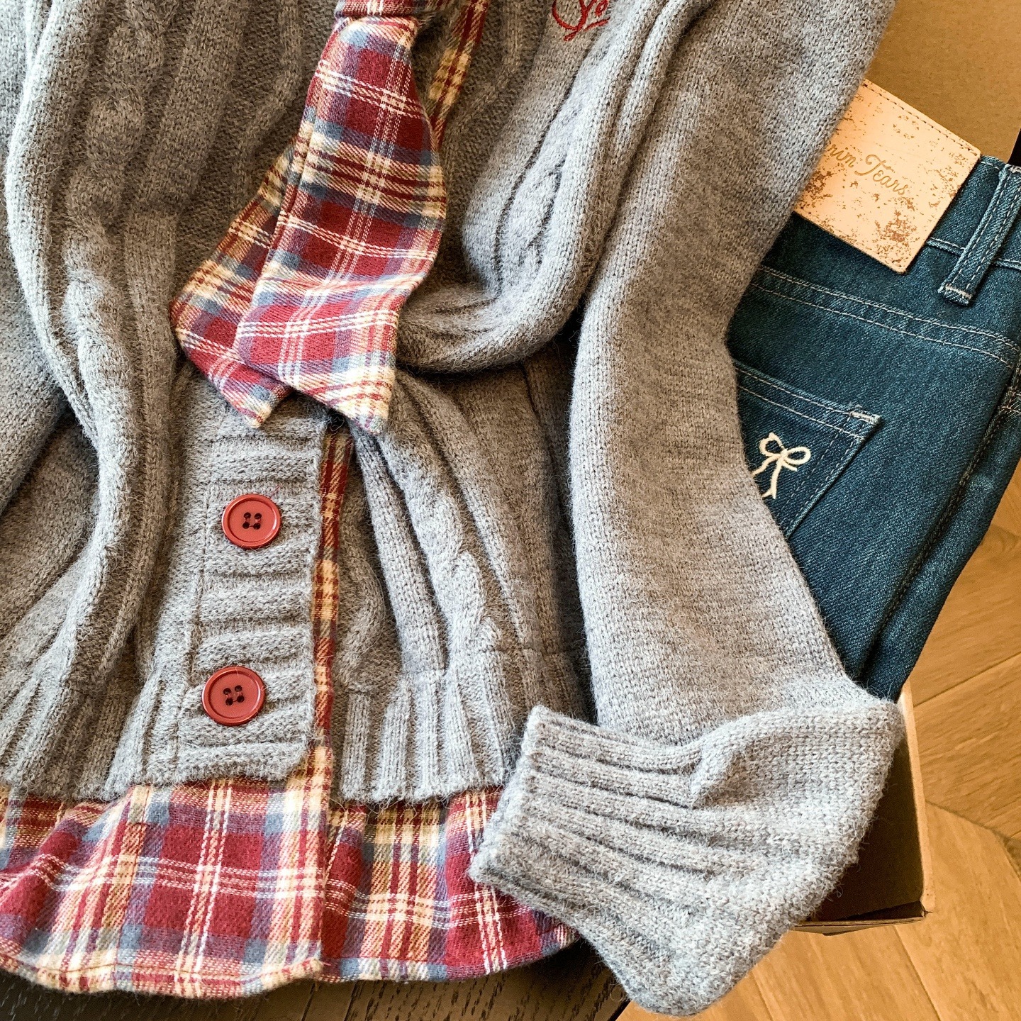 實拍 韓系復古假兩件撞色格紋絲巾拼接刺繡針織開衫春秋上衣女潮