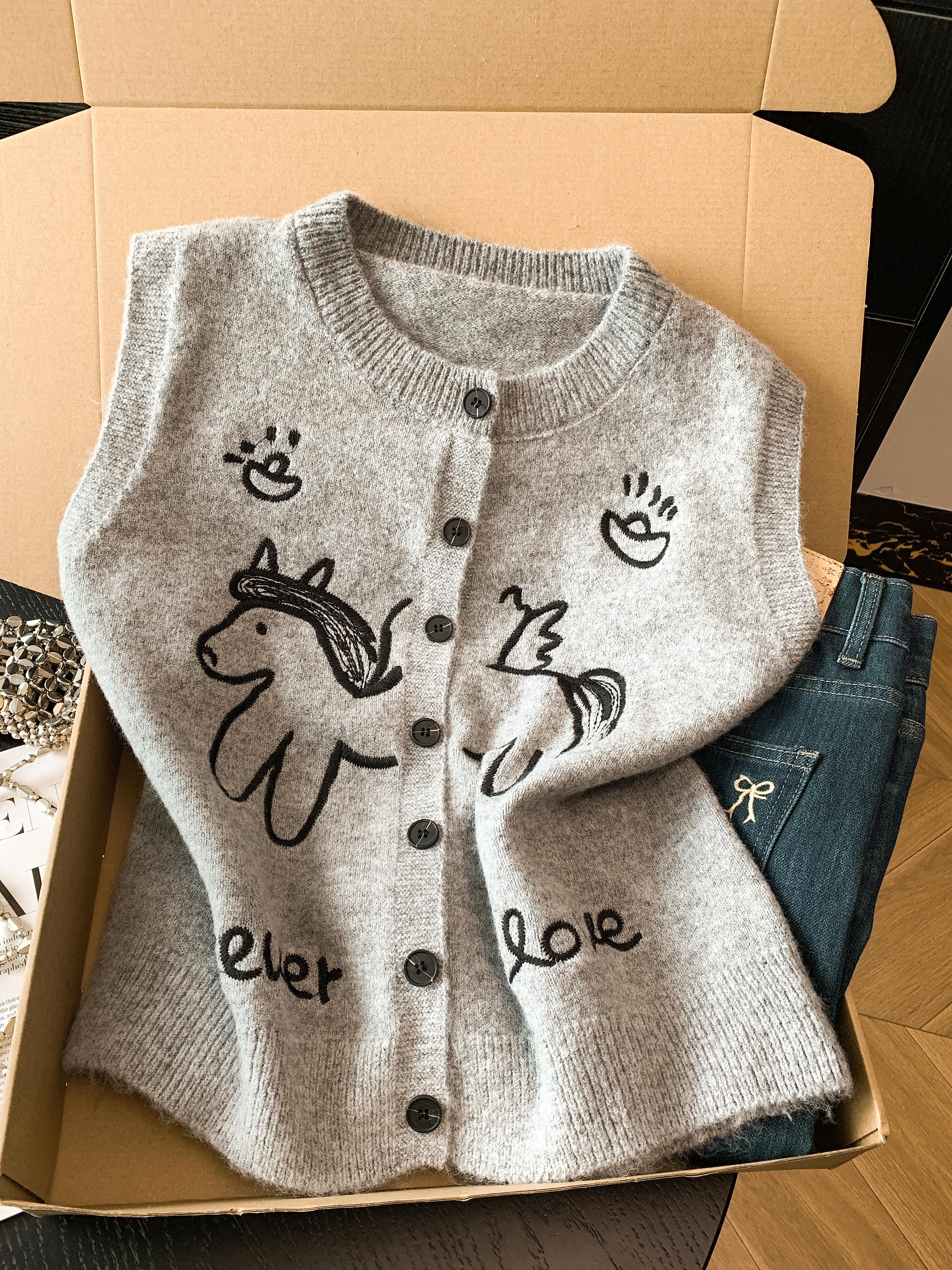 實拍 韓系小馬刺繡圓領針織衫女秋冬新款顯瘦疊穿馬甲坎肩上衣潮