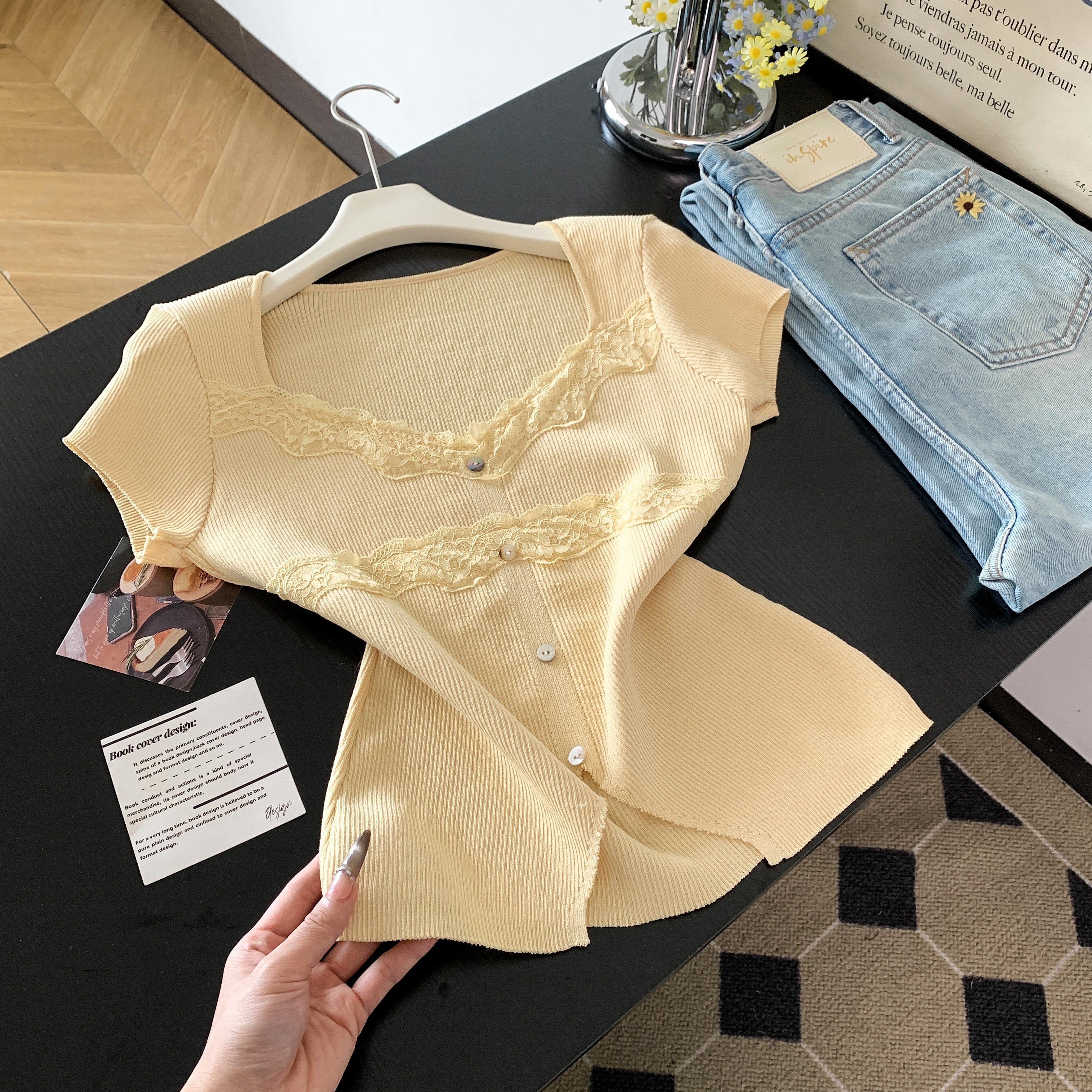 實拍 法式溫柔風蕾絲V領上衣女夏季修身顯瘦獨特設計感短袖針織衫