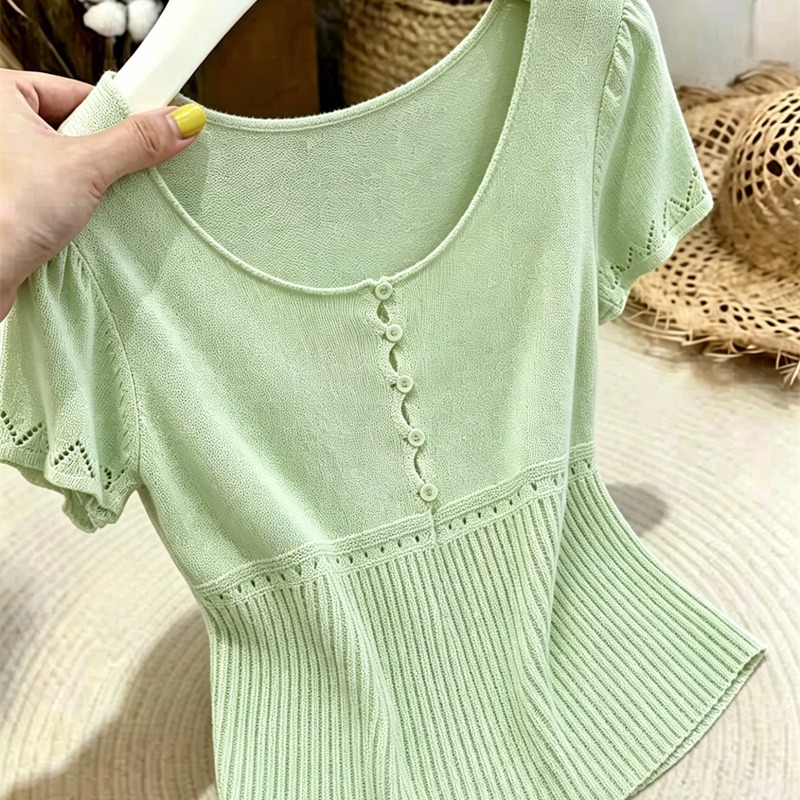 AI圖 法式純欲溫柔風方領鏤空針織衫短袖女夏季薄款修身顯瘦上衣