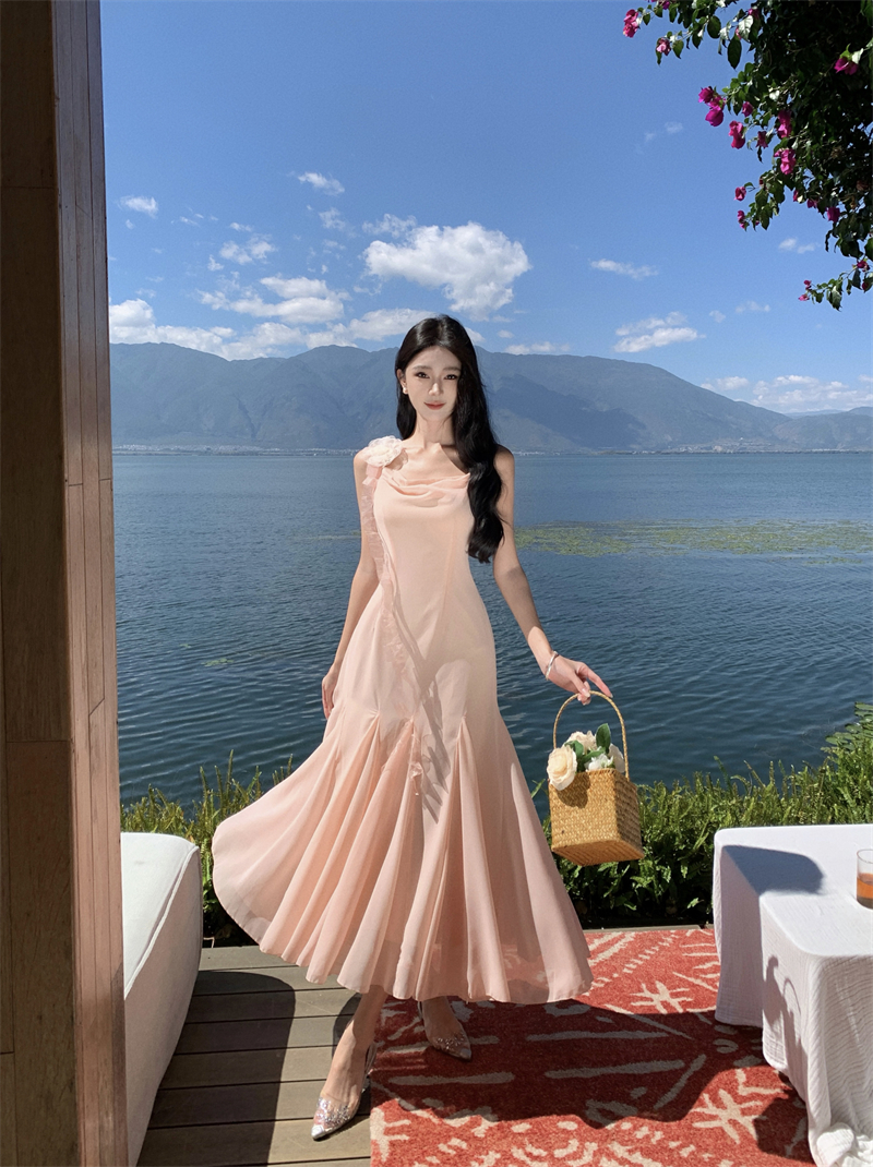 MY16923# 草木葱茏的凉意仙气飘飘气质大露背粉色吊带裙女夏季收腰显瘦...